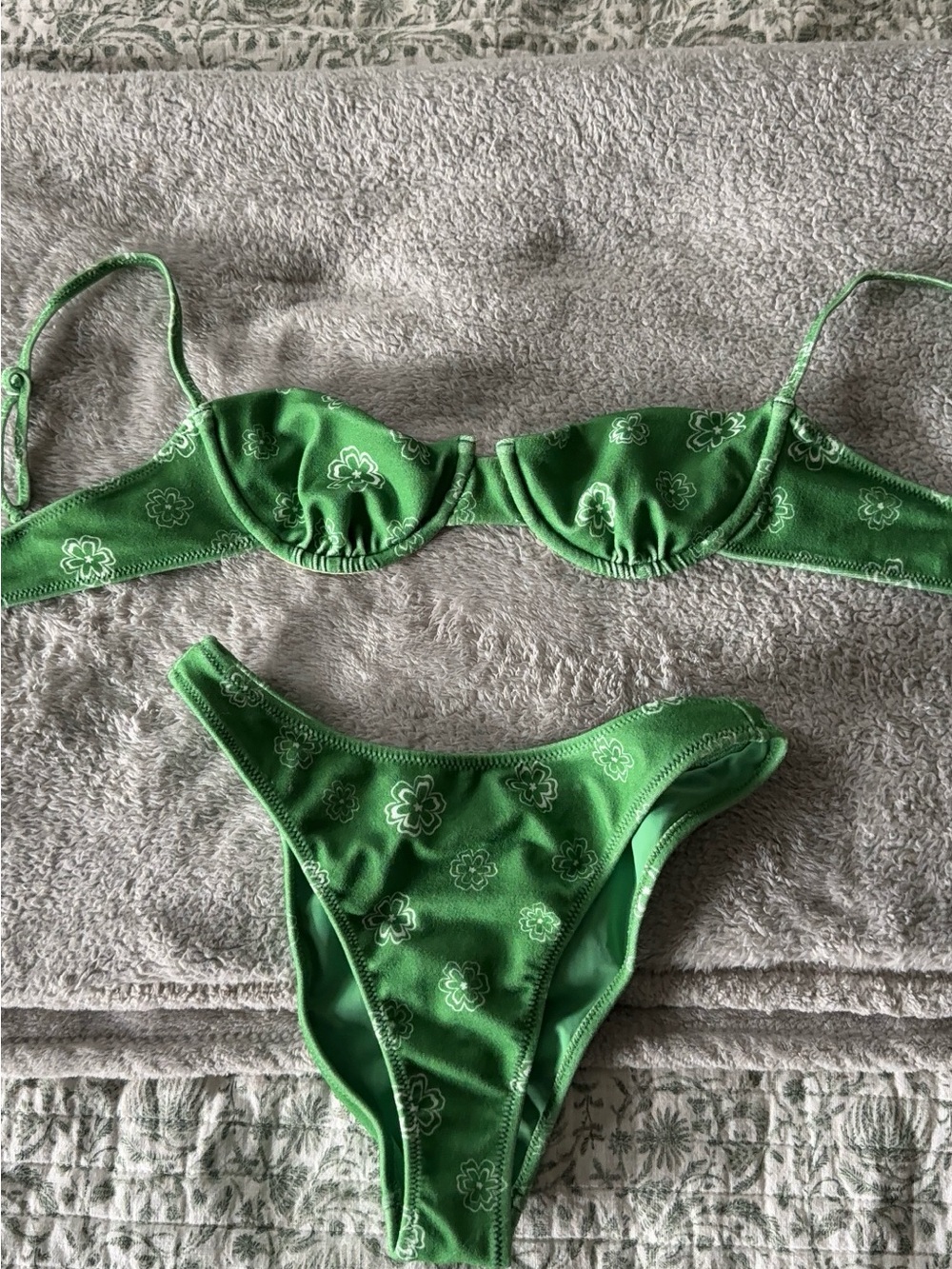La Hearts Green Floral Underwire Bikini Set